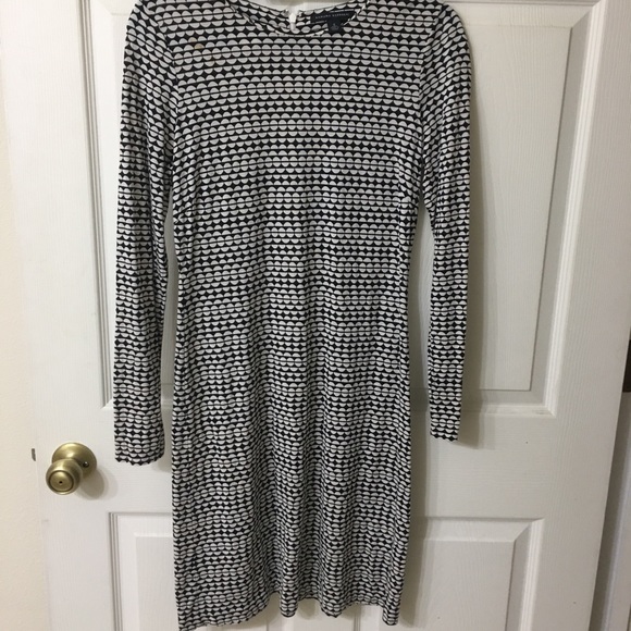 Banana Republic Dresses & Skirts - Super Flattering Geometric Print Dress! 🌹